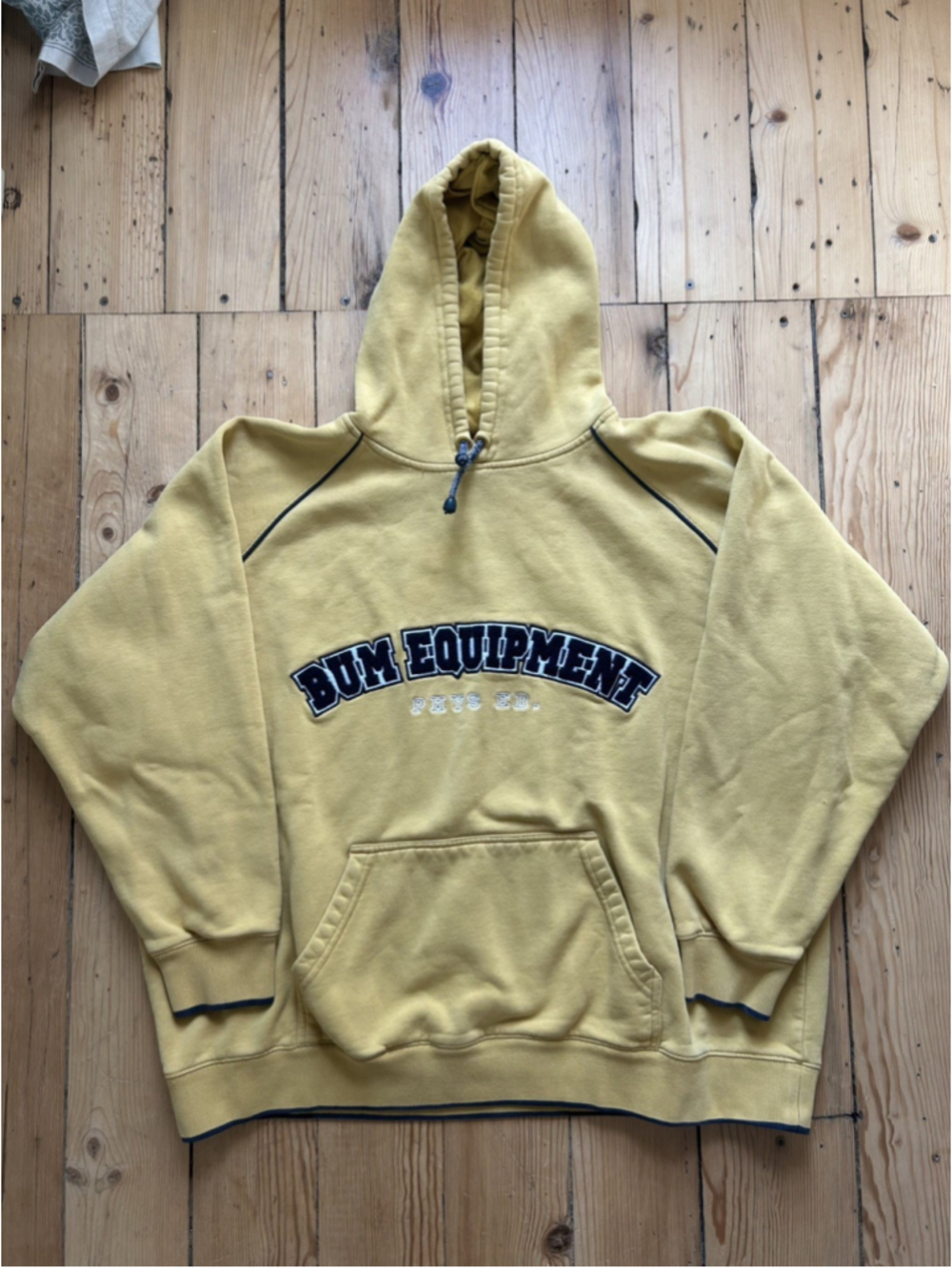 Vintage B.U.M. EQUIPMENT Black Sweatshirt Men’s Size Large Sweater